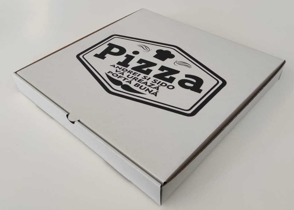 Cutie albă pizza cu branding tipografiat